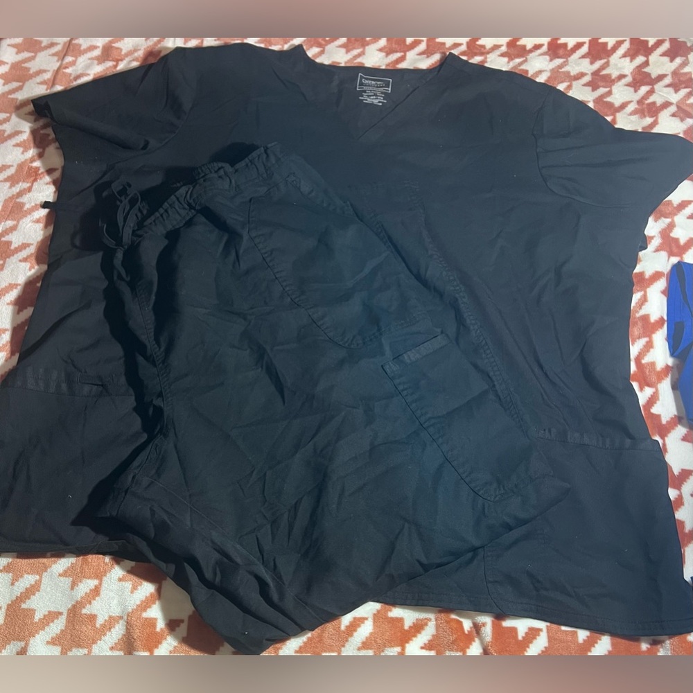 Women’s scrub set